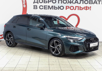 Подержанный автомобиль Audi A3 Hatchback 2021 года (3 фото)
