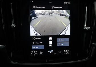 Подержанный автомобиль Volvo S90 2017 года (13 фото)