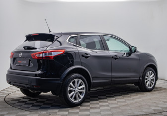Подержанный автомобиль Nissan Qashqai 2016 года (5 фото)
