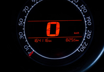 Подержанный автомобиль Citroen C4 Hatchback 2013 года (9 фото)