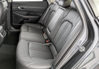 Подержанный автомобиль Hyundai Sonata 2023 года (12 фото)