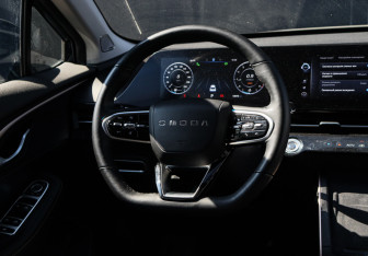Подержанный автомобиль Omoda C5 2024 года (12 фото)