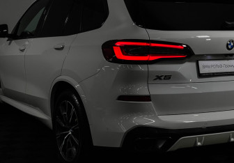 Подержанный автомобиль BMW X5 2020 года (22 фото)