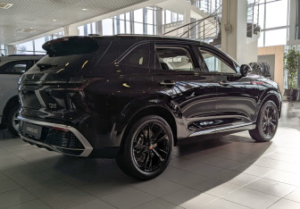 Новый Hongqi HS3 2025 (4 фото)