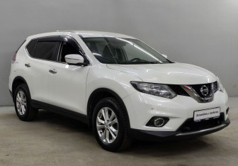 Подержанный автомобиль Nissan X-Trail 2017 года (3 фото)