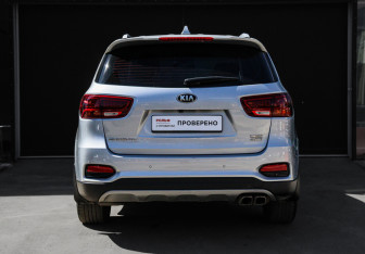 Подержанный автомобиль Kia Sorento 2018 года (5 фото)