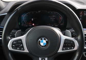 Подержанный автомобиль BMW X5 2022 года (11 фото)