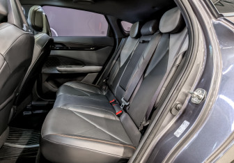 Подержанный автомобиль Changan UNI-V 2023 года (12 фото)