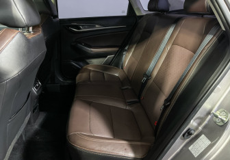 Подержанный автомобиль Changan Eado Plus 2023 года (12 фото)