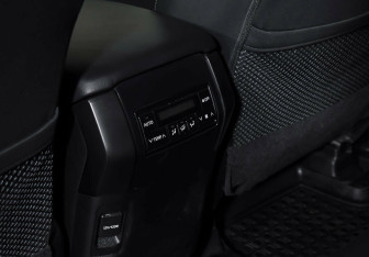 Подержанный автомобиль Toyota Land Cruiser Prado 2019 года (16 фото)