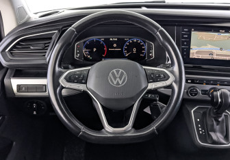 Подержанный автомобиль Volkswagen Multivan 2020 года (21 фото)