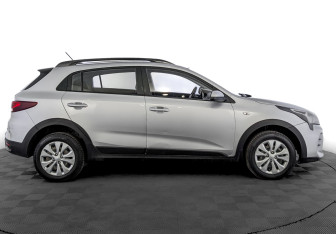 Подержанный автомобиль Kia Rio Hatchback 2021 года (4 фото)