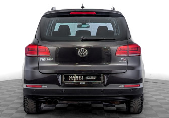 Подержанный автомобиль Volkswagen Tiguan 2015 года (6 фото)