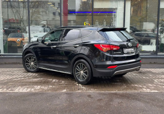 Подержанный автомобиль Hyundai Santa Fe 2013 года (6 фото)