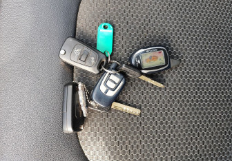 Подержанный автомобиль Hyundai ix35 2010 года (14 фото)