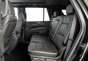 Подержанный автомобиль Cadillac Escalade Suv 2021 года (17 фото)