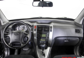 Подержанный автомобиль Hyundai Tucson 2008 года (12 фото)