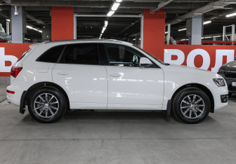 Подержанный автомобиль Audi Q5 2012 года (4 фото)