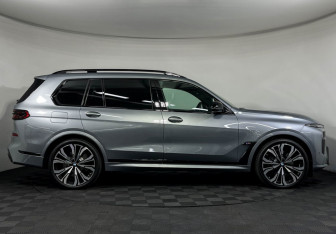 Подержанный автомобиль BMW X7 2024 года (6 фото)