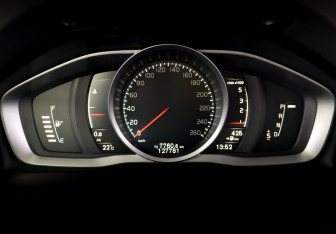 Подержанный автомобиль Volvo XC60 2016 года (13 фото)