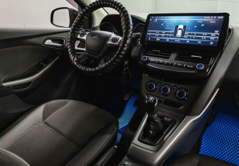 Подержанный автомобиль Ford Focus Hatchback 2012 года (10 фото)