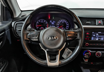 Подержанный автомобиль Kia Rio Hatchback 2021 года (20 фото)