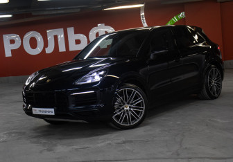 Подержанный автомобиль Porsche Cayenne 2019 года (28 фото)