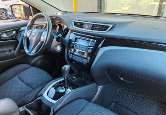 Подержанный автомобиль Nissan Qashqai 2017 года (11 фото)