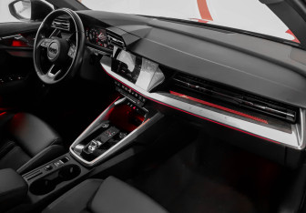 Подержанный автомобиль Audi A3 Hatchback 2021 года (9 фото)