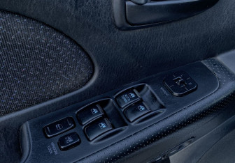 Подержанный автомобиль Hyundai Sonata 2007 года (16 фото)