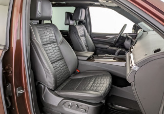 Подержанный автомобиль Cadillac Escalade Suv 2022 года (23 фото)