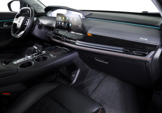 Подержанный автомобиль Changan UNI-K 2022 года (11 фото)