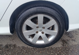 Подержанный автомобиль Peugeot 308 Hatchback 2011 года (13 фото)