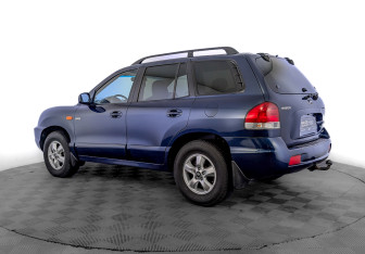 Подержанный автомобиль Hyundai Santa Fe 2008 года (7 фото)