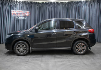 Подержанный автомобиль Suzuki Vitara 2016 года (8 фото)