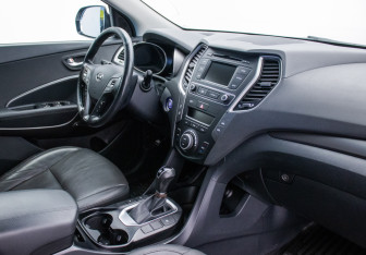 Подержанный автомобиль Hyundai Santa Fe 2017 года (10 фото)