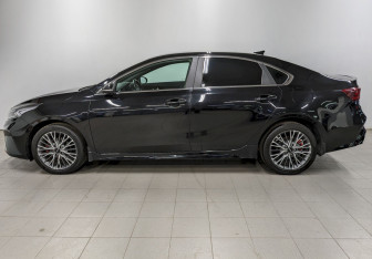 Подержанный автомобиль Kia Cerato Sedan 2021 года (8 фото)