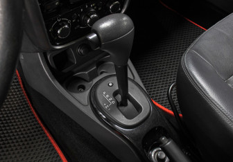 Подержанный автомобиль Renault Duster 2012 года (18 фото)