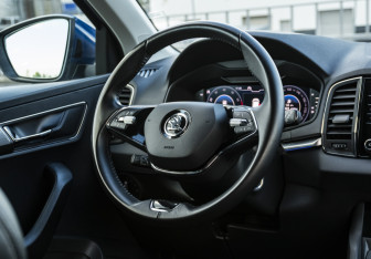 Подержанный автомобиль Skoda Karoq 2021 года (10 фото)