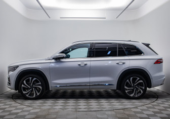 Подержанный автомобиль Geely Monjaro 2023 года (2 фото)