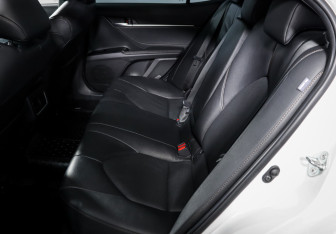 Подержанный автомобиль Toyota Camry Sedan 2023 года (10 фото)