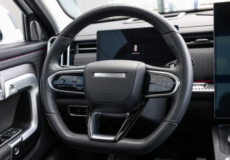 Подержанный автомобиль Jaecoo J7 2023 года (18 фото)