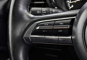 Подержанный автомобиль Mazda 3 Hatchback 2019 года (26 фото)