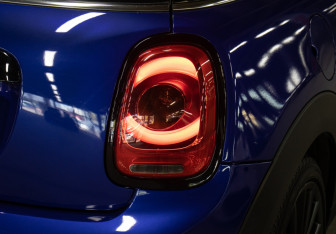 Подержанный автомобиль MINI Hatch 2018 года (25 фото)