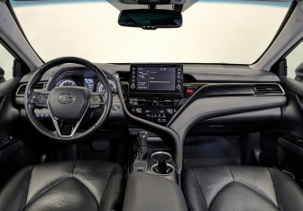 Подержанный автомобиль Toyota Camry Sedan 2021 года (14 фото)