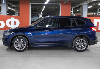 Подержанный автомобиль BMW X1 2020 года (8 фото)