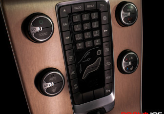 Подержанный автомобиль Volvo V40 Cross Country 2018 года (15 фото)