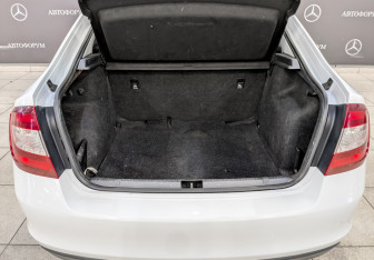 Подержанный автомобиль Skoda Rapid Liftback 2019 года (10 фото)