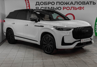 Подержанный автомобиль Jaecoo J8 2024 года (3 фото)
