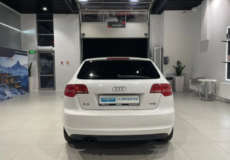Подержанный автомобиль Audi A3 Hatchback 2011 года (5 фото)